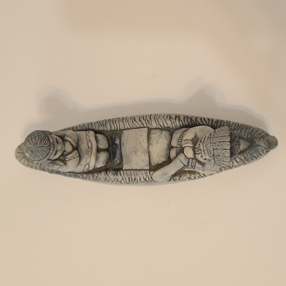 Vintage Handmade Volcanic Ash Native American Canoe Sculpture. - Picture 12 of 12